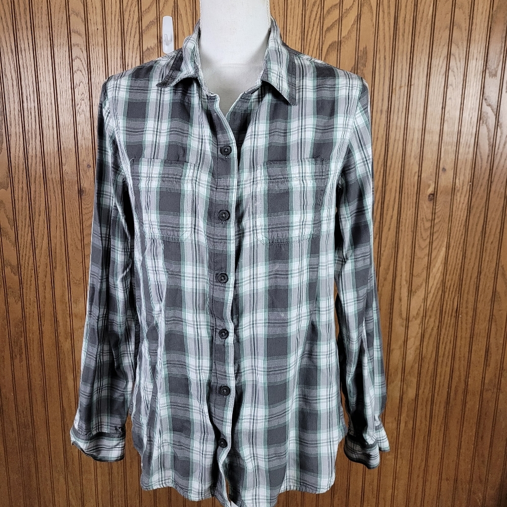 Womens Cabela Black and White Plaid Flannel Long Sleeve Button Up Shirt Top